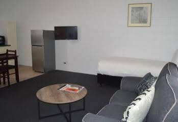 Penguin Seaside Motel Buitenkant foto